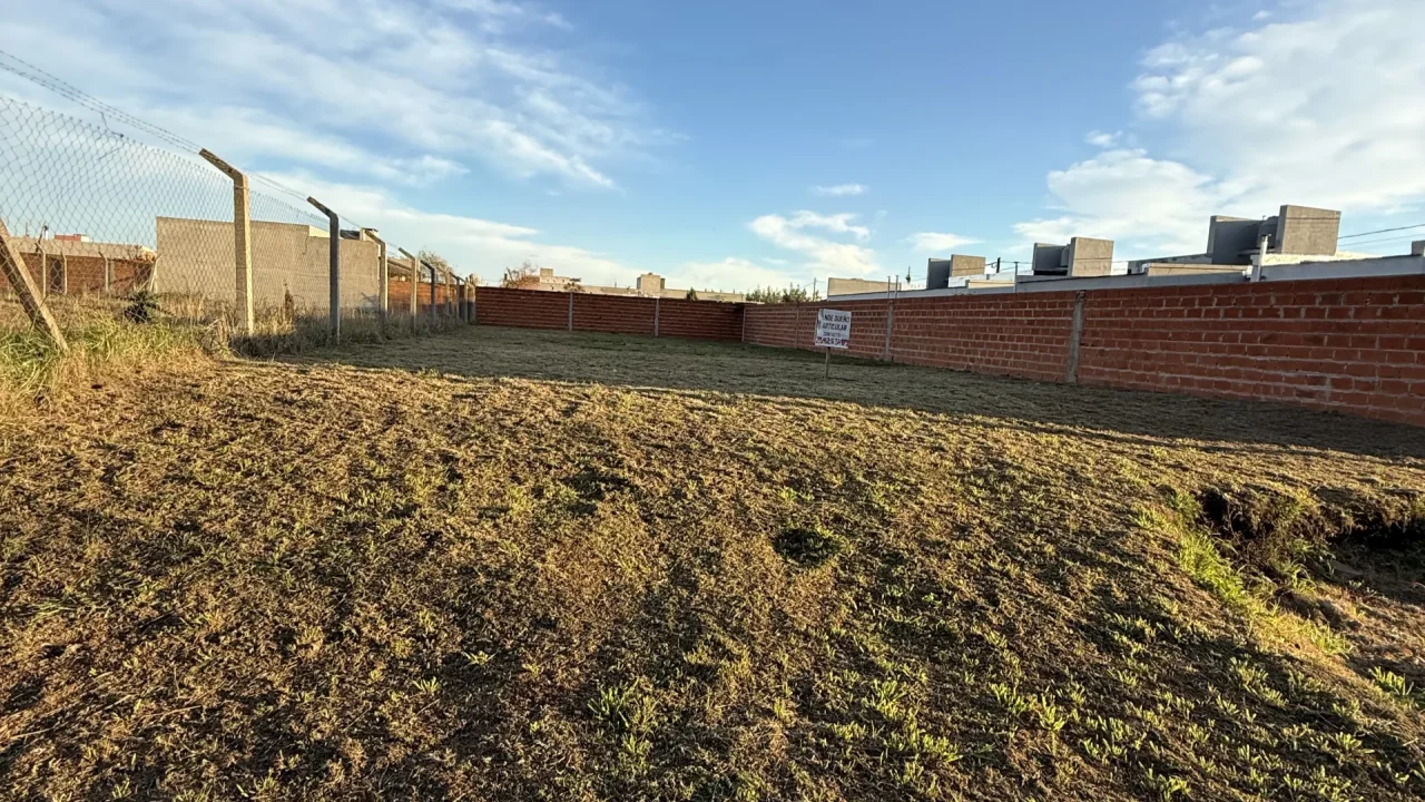 Lote en Barrio Las Rosas calle Juan Manuel de Rosas