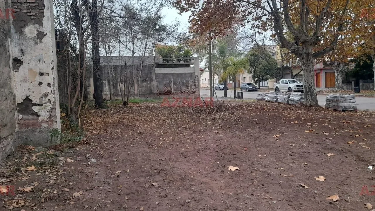 Terreno  en venta en San Martin esquina Macaya