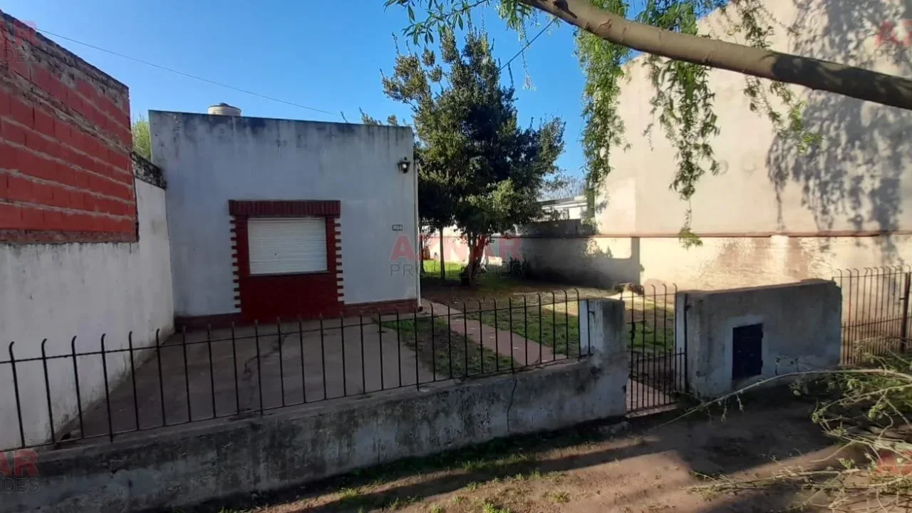 Casa en venta en Moreno Nº 2272 e/ Olavarria y Junin