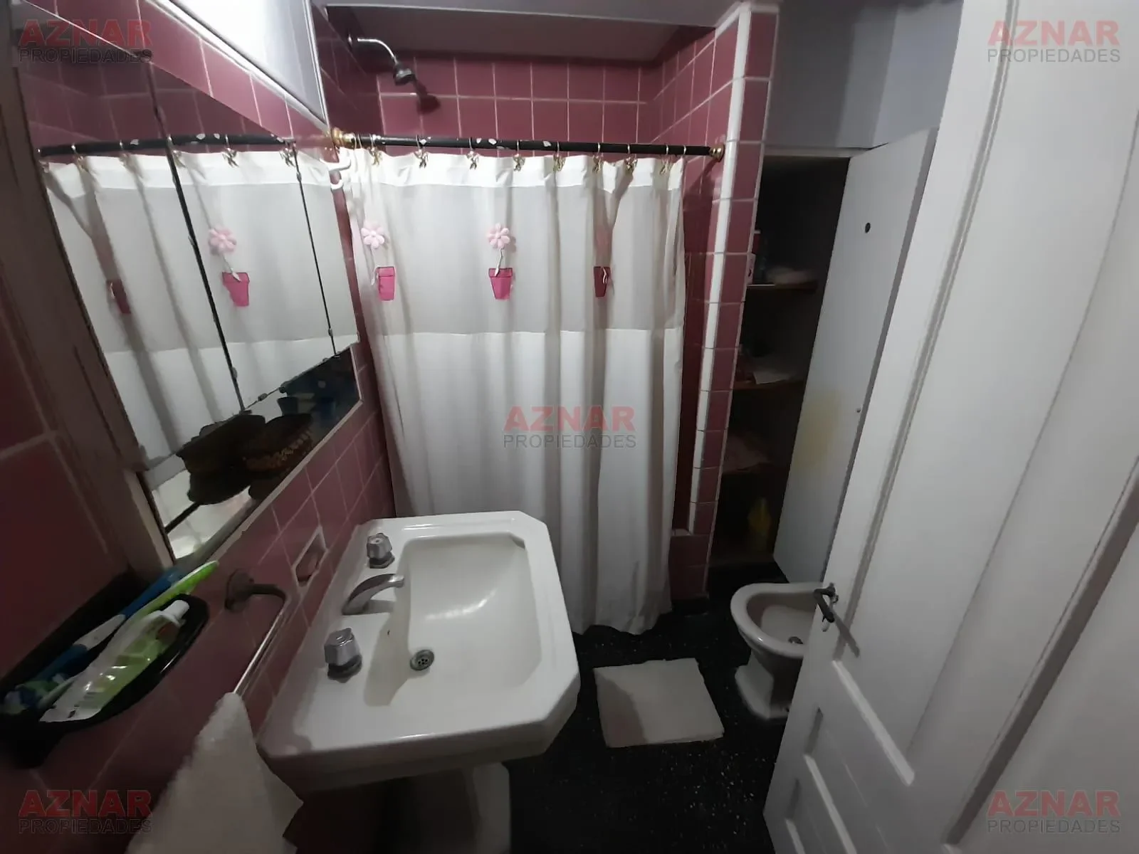 Local con vivienda en venta en Rivadavia Nº1464 e/ Brown y Lavalle