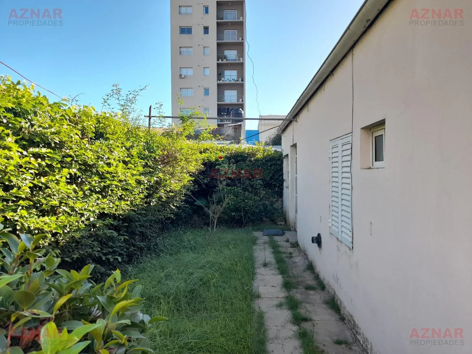Local con vivienda en venta en Rivadavia Nº1464 e/ Brown y Lavalle