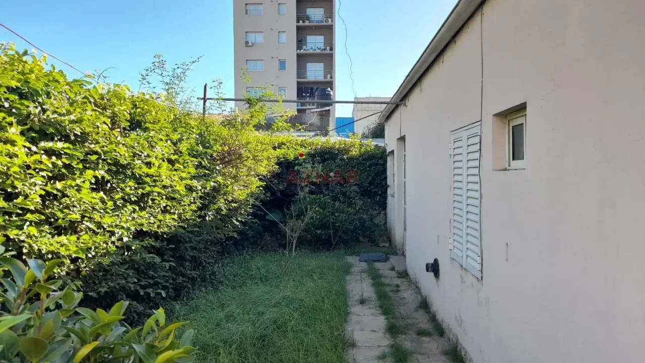 Local con vivienda en venta en Rivadavia Nº1464 e/ Brown y Lavalle