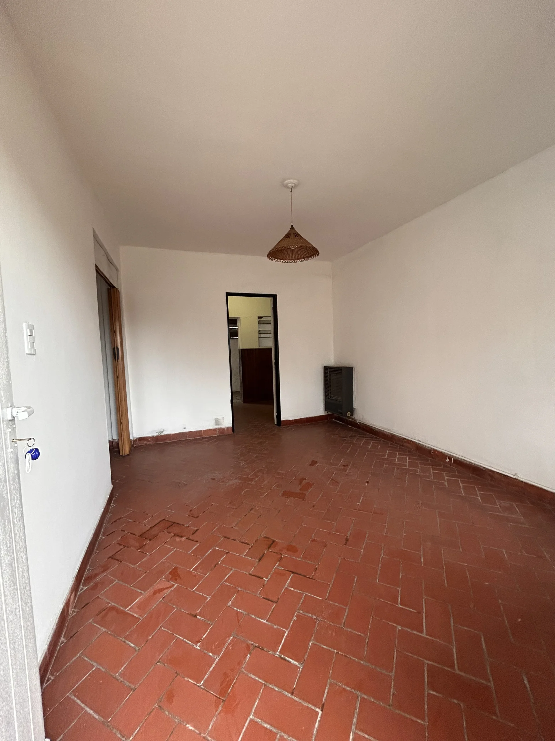 Casa Con Patio . Jardin .Parrilla.