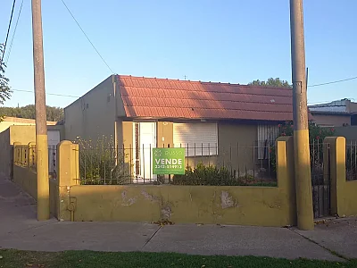CASA EN VENTA | ENTRE CONESA Y 12 DE OCTUBRE | BRAGADO