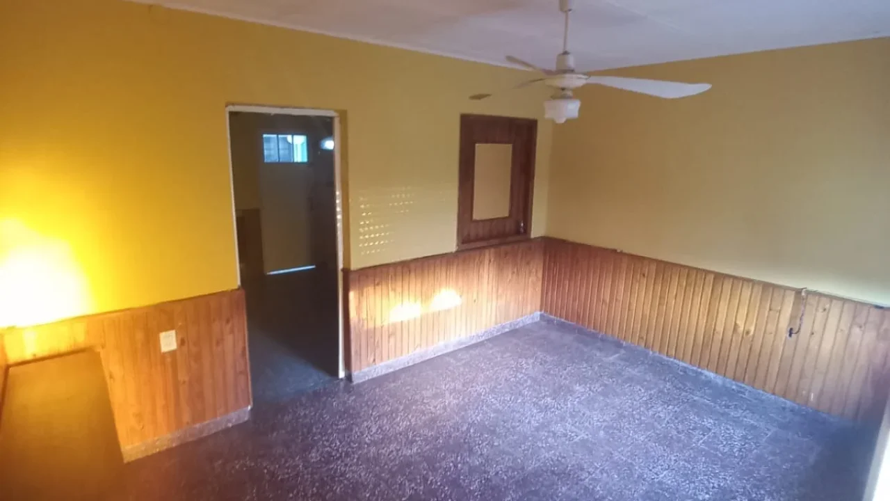 CASA EN VENTA | ENTRE CONESA Y 12 DE OCTUBRE | BRAGADO